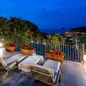 borgo-delluccellaia-turchese.it-tuscanyhotel.com/